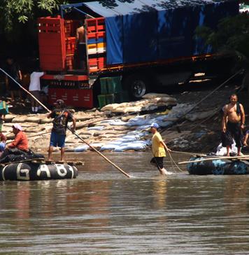 Empresarios piden blindar frontera de M&eacute;xico y Guatemala tras choques entre carteles