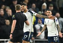 Cristian Romero es acusado por la FA por su actitud tras ser expulsado