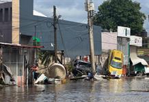 Entre lodo y escombros, la Navidad en Veracruz dos meses despu&eacute;s de las inundaciones