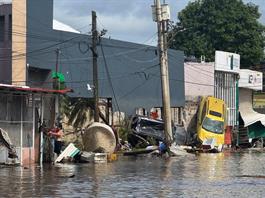 Entre lodo y escombros, la Navidad en Veracruz dos meses despu&eacute;s de las inundaciones