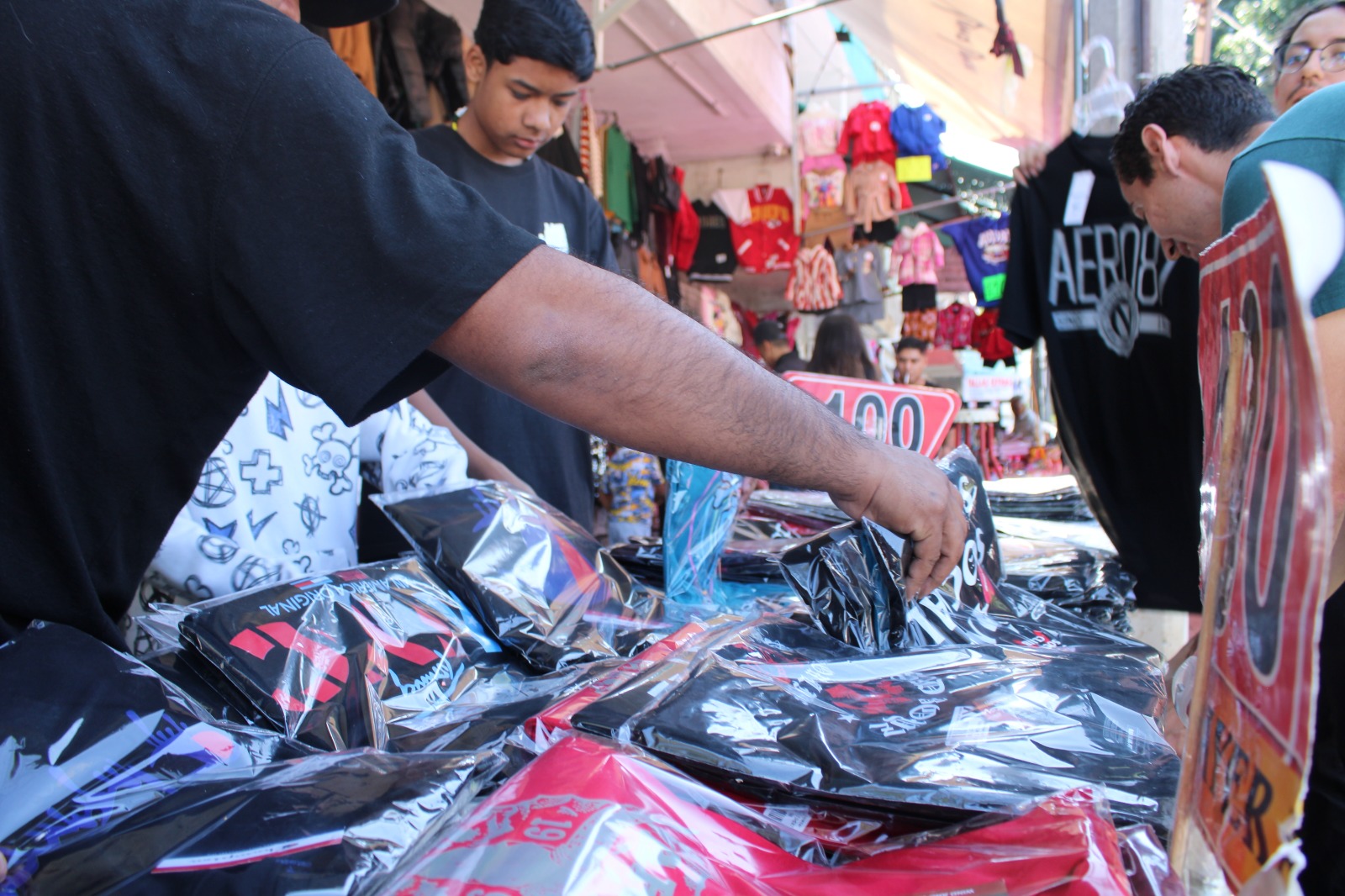 Medrano, a reventar: tapatíos gastaron su aguinaldo en compras de última hora