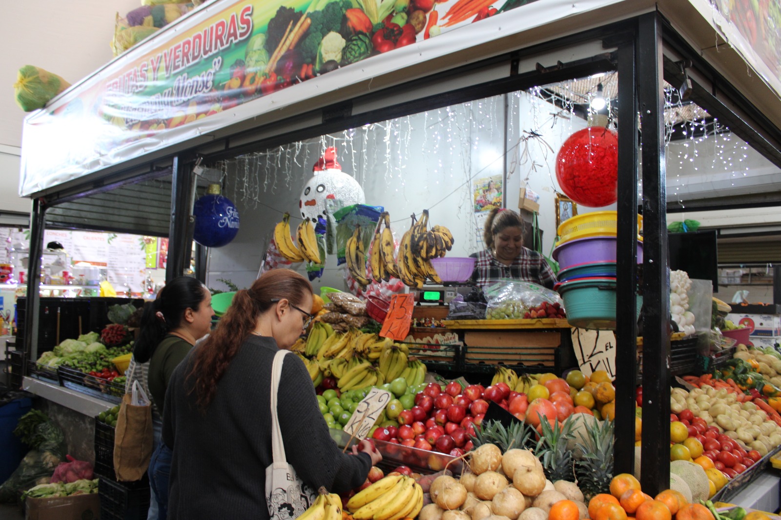 Mercados a reventar y filas eternas: así se arma la cena del 24 en Guadalajara