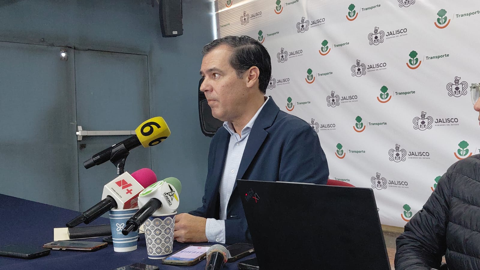 En vacaciones, avalan tarifazo al transporte público de 14 pesos; costo real lo definirá el gobernador