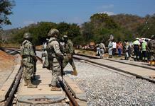 Sheinbaum visita a heridos por accidente de tren en Oaxaca y anuncia indemnizaciones