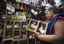 Brujos, duendes y amuletos: la apuesta esotérica de los mexicanos para recibir el 2026