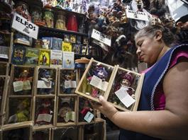 Brujos, duendes y amuletos: la apuesta esot&eacute;rica de los mexicanos para recibir el 2026