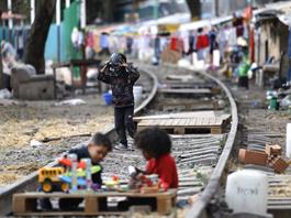 M&aacute;s de 150 migrantes de M&eacute;xico y Centroam&eacute;rica detenidos en un operativo de ICE en Florida