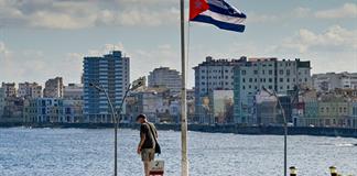 Gobierno cubano enfrenta incertidumbre por posible cese de petróleo venezolano