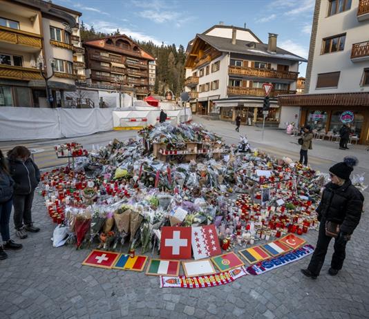 Autoridades suizas admiten falta de inspecciones tras incendio en bar Le Constellation
