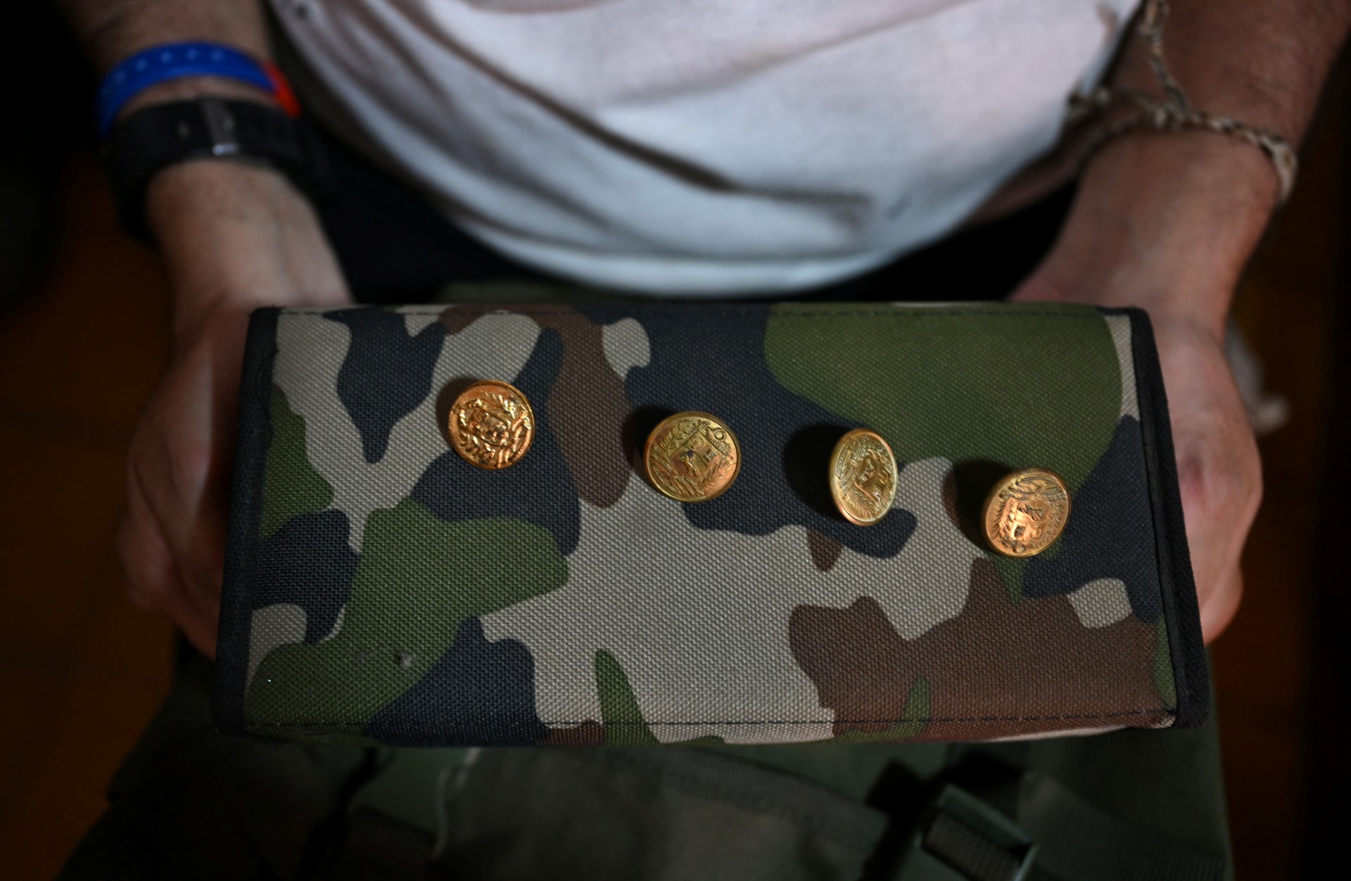 Desertores de fuerzas de seguridad venezolanas analizan futuro tras caída de Maduro