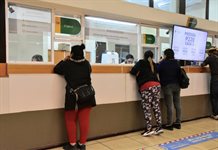 Contribuyentes esperan hasta dos horas para pagar el predial en Zapotl&aacute;n