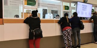 Contribuyentes esperan hasta dos horas para pagar el predial en Zapotl&aacute;n