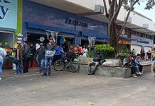 Abarrotan Mercado del Mar en Zapopan; clientes quieren hacer caldos contra el frío