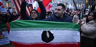 Mantengan las protestas, la ayuda est&aacute; en camino dice Trump a los iran&iacute;es