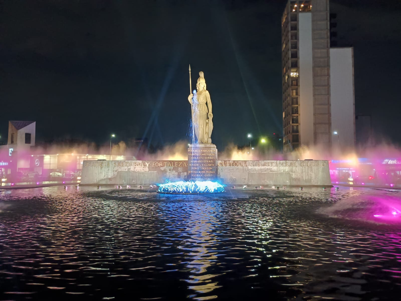 La Minerva se abre a la gente: sin perder carriles, gana cruces peatonales La Minerva se abre a la gente: sin perder carriles, gana cruces peatonales