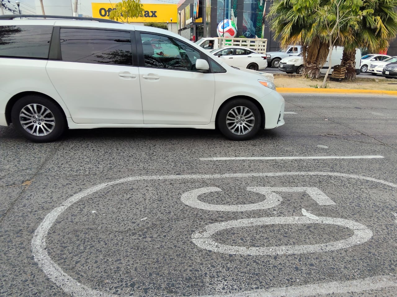 Pese a llamado de atención del gobernador, hay límites de velocidad más bajos en avenidas de la ZMG