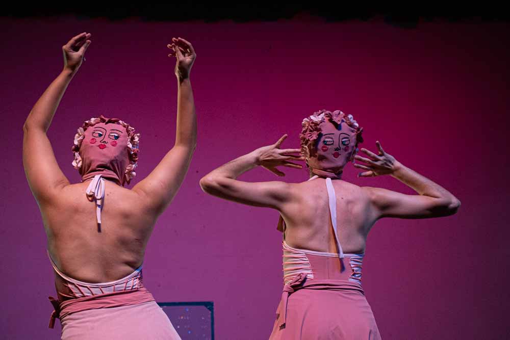 De forma gratuita la danza y el clown de la obra Swim Swim llega al Teatro Ignacio López Tarso