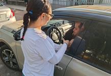 Instalan drive thru en Las Águilas para vacunar contra el sarampión