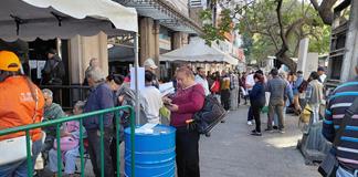 Intervienen recaudadora del Centro tras exhibir filas y maltrato por Tarjeta &Uacute;nica