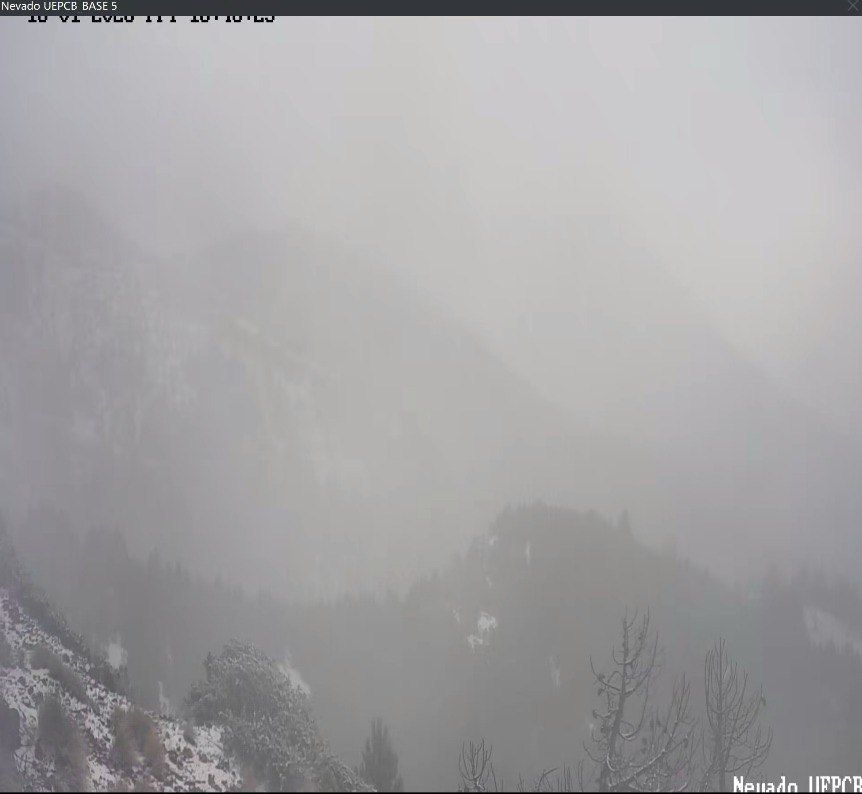 Reportan primera caída de nieve en el Nevado de Colima