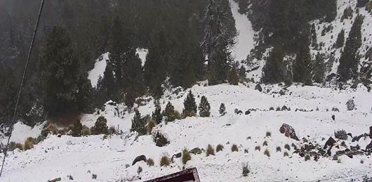 Reportan primera caída de nieve en el Nevado de Colima