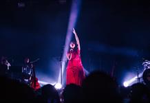 “Vendrán Suaves Lluvias” con la cantautora Silvana Estrada al Teatro Diana