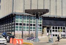 Colectivo Luz de Esperanza vuelve a pegar fichas de b&uacute;squeda de personas en Secretar&iacute;a de Seguridad de Jalisco