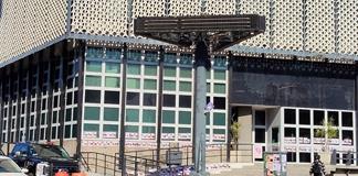 Colectivo Luz de Esperanza vuelve a pegar fichas de b&uacute;squeda de personas en Secretar&iacute;a de Seguridad de Jalisco