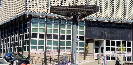 Colectivo Luz de Esperanza vuelve a pegar fichas de búsqueda de personas en Secretaría de Seguridad de Jalisco