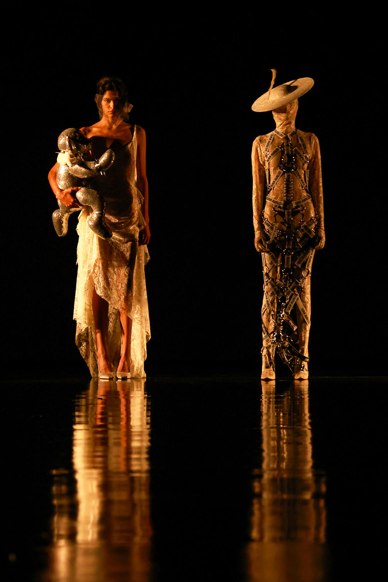 Una oda celestial entre ángeles y peluches inaugura la edición 84 de Intermoda en México