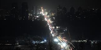 Kiev baila para desafiar el fr&iacute;o polar y los ataques rusos