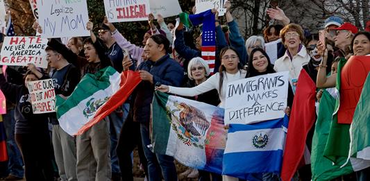 El primer año de Trump: un ataque sin precedentes a los migrantes en EE.UU.