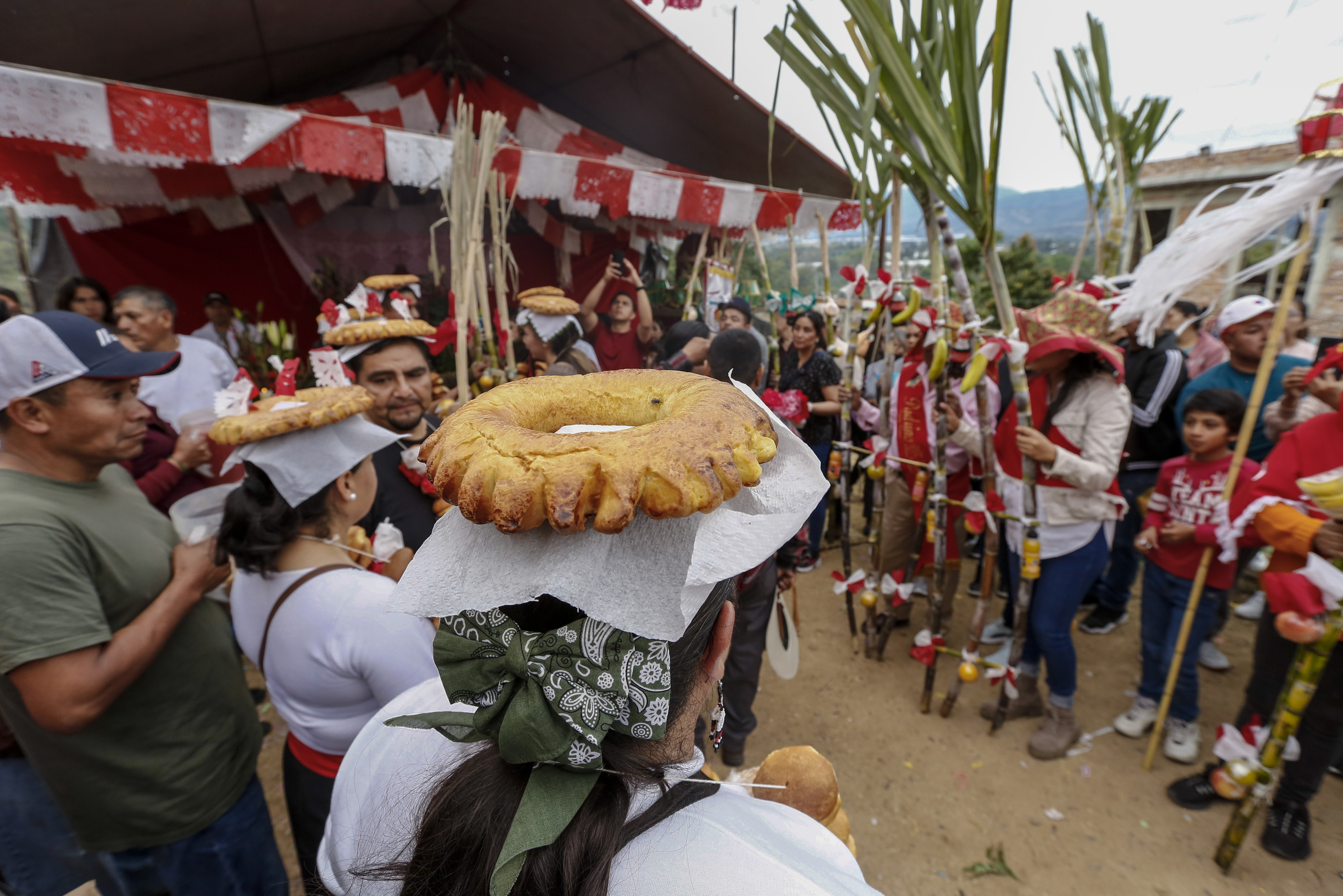 Celebran la tradición de los Tololos y Coloradas en San Sebastián del Sur Celebran la tradición de los Tololos y Coloradas en San Sebastián del Sur