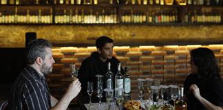 El tequila sortea la crisis de EE.UU. y cierra 2025 con producci&oacute;n r&eacute;cord