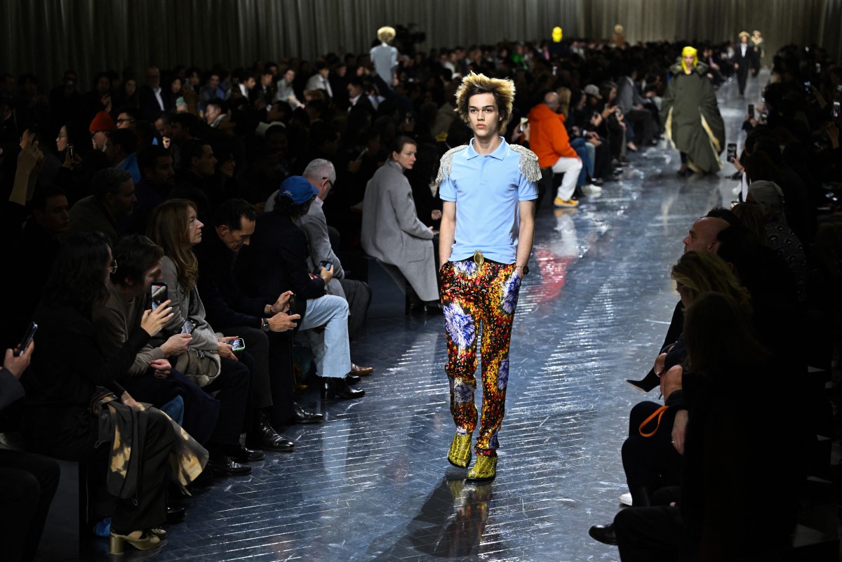 Anderson reinventa los clásicos de Dior con toques punk en la Semana de la Moda masculina Anderson reinventa los clásicos de Dior con toques punk en la Semana de la Moda masculina