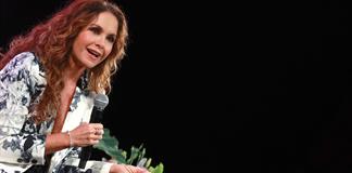 Lucero celebra 46 a&ntilde;os en los escenarios con un viaje musical a sus inicios