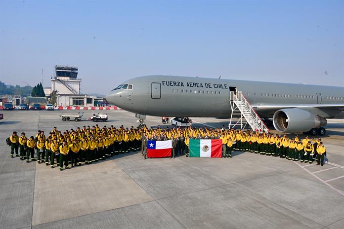 Llegan a Chile 145 brigadistas mexicanos para ayudar en la extinción de los incendios Llegan a Chile 145 brigadistas mexicanos para ayudar en la extinción de los incendios
