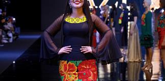 Vestidos de noche con bordados ind&iacute;genas roban las miradas en una pasarela en M&eacute;xico