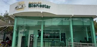 Adultos mayores enfrentan barreras para cobrar apoyos del Bienestar