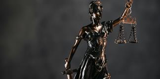 La Fiscal&iacute;a espa&ntilde;ola investiga a alcalde conservador catal&aacute;n por desalojo de 400 migrantes