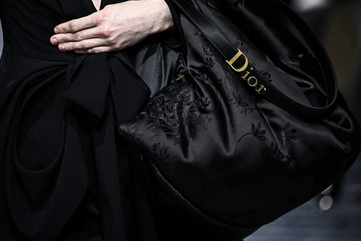 Anderson se inspira en las flores para su debut en la alta costura con Dior