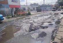 Aguas negras al intemperie enferman a vecinos de la Consti y el SIAPA los ignora Aguas negras al intemperie enferman a vecinos de la Consti y el SIAPA los ignora