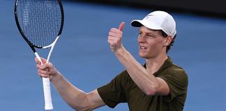 Sinner se mantiene en liza por una tercera corona en Melbourne, Keys pierde el trono