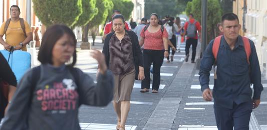 Bukele obtiene una nota de 8,39 por su gestión en El Salvador en 2025, revela una encuesta