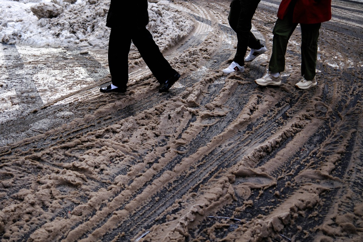 Nueva York activa sus jacuzzis de nieve para limpiar las calles ante la ola de frío