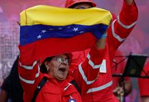 Venezuela abre su industria petrolera a la inversión privada bajo presión de EEUU