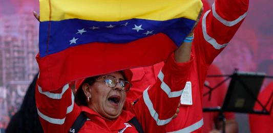 Venezuela abre su industria petrolera a la inversión privada bajo presión de EEUU