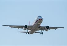 La demanda de vuelos en avi&oacute;n crece en 2025, especialmente en viajes internacionales