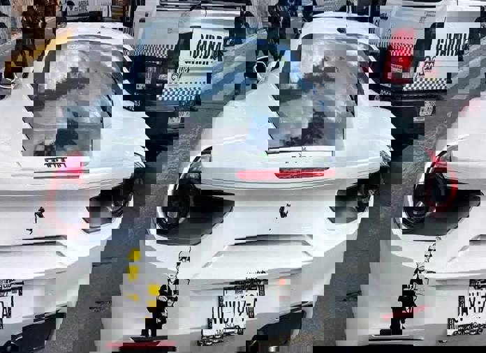 Cae funcionaria del SAT en Jalisco; reemplacó Ferrari robado en EEUU