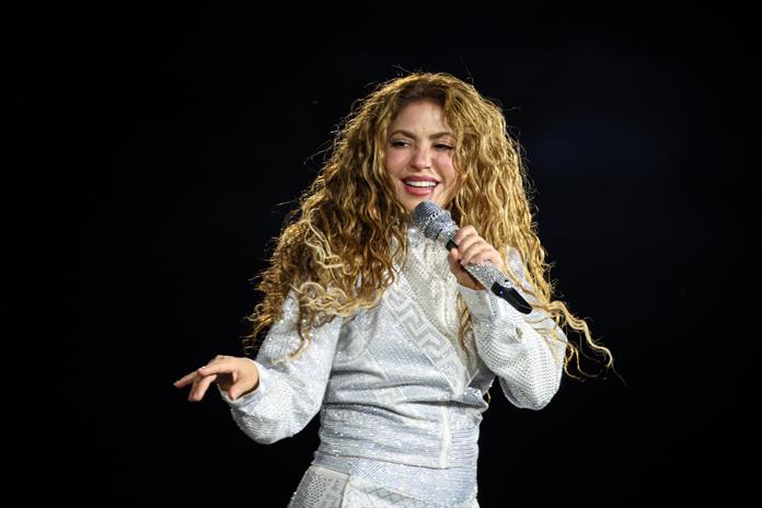 Shakira rompe el récord Guinness a la gira latina más exitosa y desbanca a Luis Miguel Shakira rompe el récord Guinness a la gira latina más exitosa y desbanca a Luis Miguel